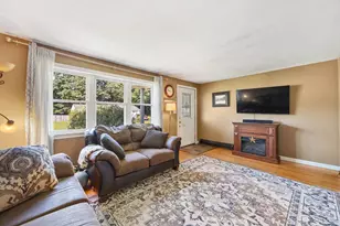 26 Greenmeadow Ln, Granby, MA 01033 - Photo 8