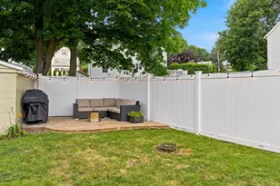 32 North Mountain, Melrose, MA 02176 - Photo 8