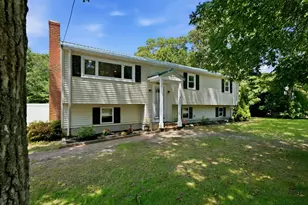 26 Carolyn Dr, Plymouth, MA 02360 - Photo 2
