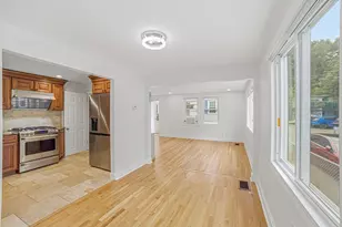54A Bay State Rd, Quincy, MA 02171 - Photo 10