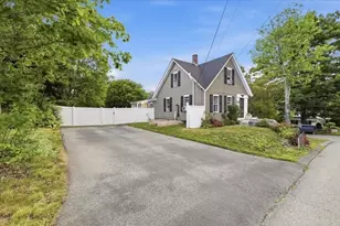 19 W Elm St, Townsend, MA 01474 - Photo 1