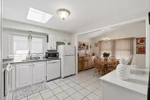 3 Queens Rd, Attleboro, MA 02703 - Photo 8