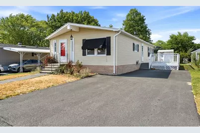 3 Queens Rd #211, Attleboro, MA 02703 - Photo 2