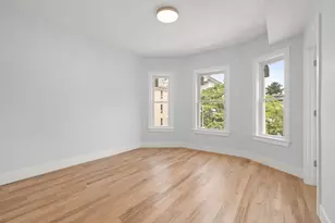 29 Rosemary St, Boston, MA 02130 - Photo 6