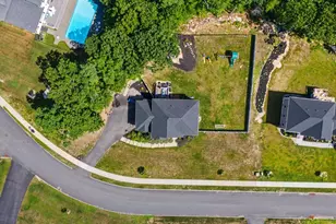 377 Rebecca Rd, Northbridge, MA 01588 - Photo 4