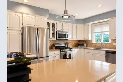 70 Pine Grove Ave, Lynn, MA 01905 - Photo 6
