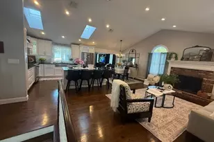 10 Dean St, Hudson, MA 01749 - Photo 6