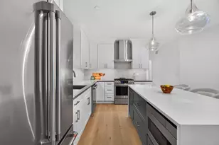 131 Hudson St, Somerville, MA 02144 - Photo 4