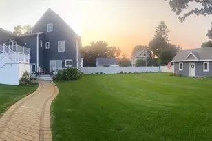 29 Bennett St, Hudson, MA 01749 - Photo 6