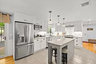 14 Cliff Rd, Bellingham, MA 02019 - Photo 2