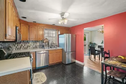 42 Rockland Ave, Arlington, MA 02474 - Photo 8