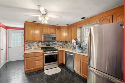 42 Rockland Ave, Arlington, MA 02474 - Photo 2