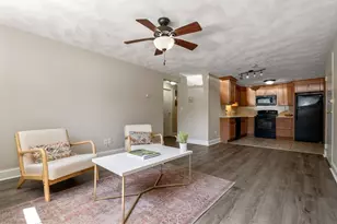 1105 Lexington St, Waltham, MA 02452 - Photo 8