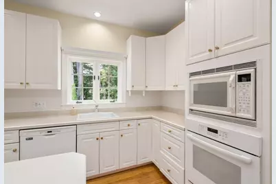 38 Upwey Rd, Wellesley, MA 02481 - Photo 14