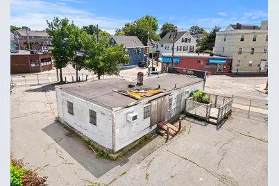 380 Lawrence St, Lowell, MA 01852 - Photo 4