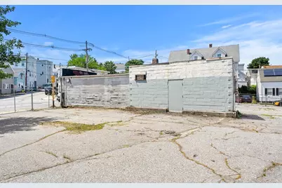 380 Lawrence St, Lowell, MA 01852 - Photo 8