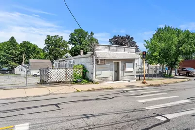 380 Lawrence St, Lowell, MA 01852 - Photo 2