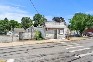380 Lawrence St, Lowell, MA 01852 - Photo 2