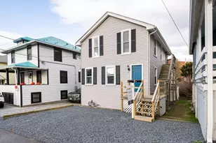 19 Berkley Rd, Hull, MA 02045 - Photo 2