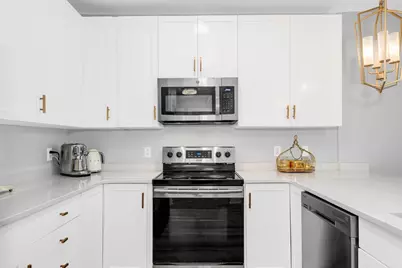 2 Harvest Dr #108, North Andover, MA 01845 - Photo 4