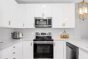 2 Harvest Dr, North Andover, MA 01845 - Photo 4