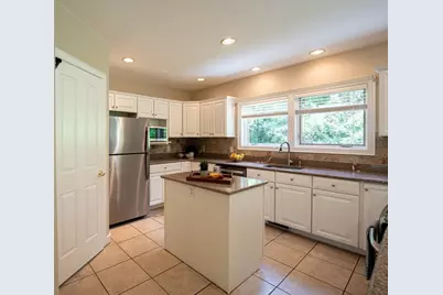 25 Livermore Ln #25, Weston, MA 02493 - Photo 8
