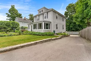 154 Cherry St, Newton, MA 02465 - Photo 2