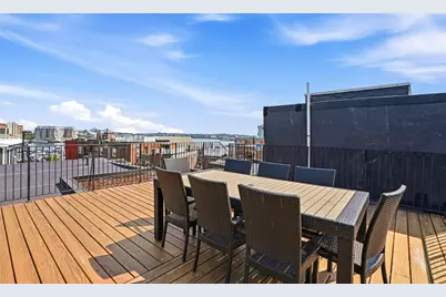 8 Battery St #4, Boston, MA 02109 - Photo 2