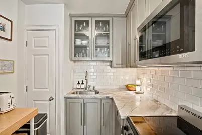8 Battery St #4, Boston, MA 02109 - Photo 4