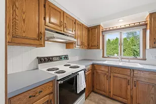 28 Wingold St, Fall River, MA 02723 - Photo 10
