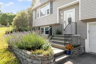 11 Nottingham Ln, Haverhill, MA 01835 - Photo 4