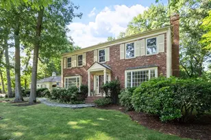 19 Huntingdon Rd, Lynnfield, MA 01940 - Photo 2