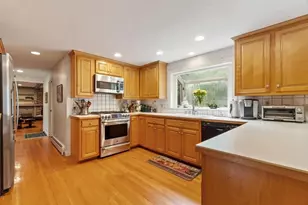 19 Huntingdon Rd, Lynnfield, MA 01940 - Photo 14