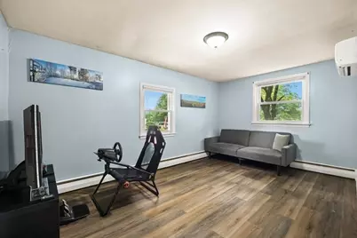 266 W Main St, Dudley, MA 01571 - Photo 8
