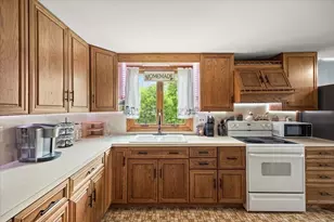 266 W Main St, Dudley, MA 01571 - Photo 16