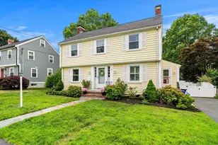 88 Elm St, Milton, MA 02186 - Photo 2