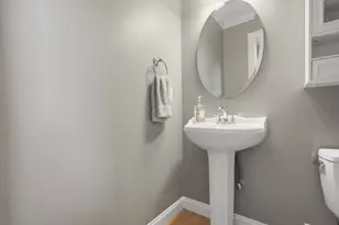 21 Manchester Pl, Natick, MA 01760 - Photo 16