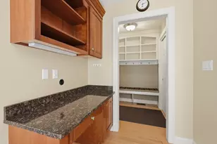 21 Manchester Pl, Natick, MA 01760 - Photo 12
