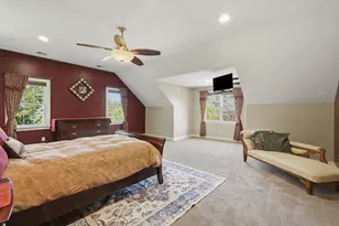 21 Manchester Pl, Natick, MA 01760 - Photo 18