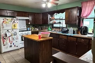 899 Plymouth St, Middleborough, MA 02346 - Photo 6