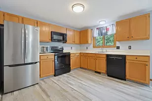 99 Wren St, Taunton, MA 02718 - Photo 14