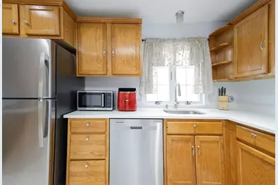 8 Myrtle Ave, Braintree, MA 02184 - Photo 6