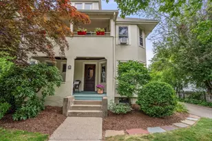 23 Pine St, Belmont, MA 02478 - Photo 2
