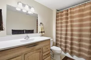 77 Ellen St, Leominster, MA 01453 - Photo 30