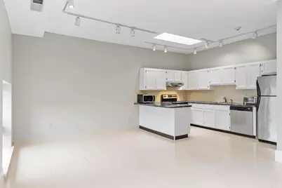 54 Forest St #412, Medford, MA 02155 - Photo 4