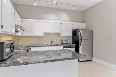 54 Forest St #412, Medford, MA 02155 - Photo 6