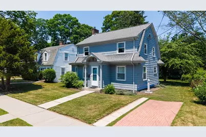 564 Montgomery St, Fall River, MA 02720 - Photo 2