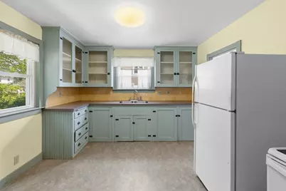 564 Montgomery St, Fall River, MA 02720 - Photo 16