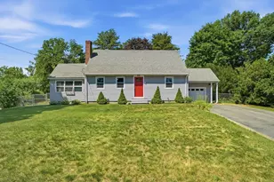 31 Carlisle St, Chelmsford, MA 01824 - Photo 2