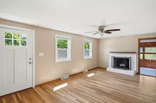 31 Carlisle St, Chelmsford, MA 01824 - Photo 22